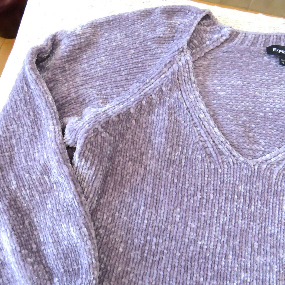 Express Women's  Cropped Chenille V Neck Sweater Purple S EUC - Picture 6 of 9